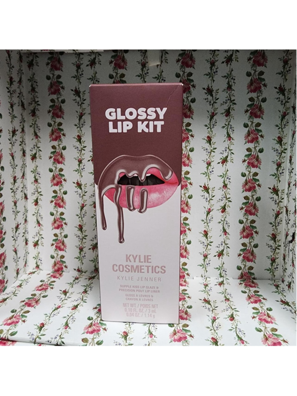 Kylie Jenner Glossy Lip Kit in Pink
#kylie #lipstick